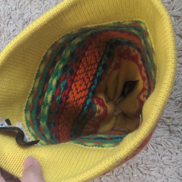 Fairisle MacNaughton Pom Pom Colorful Rainbow Wool Winter Beanie - Picture 6 of 6
